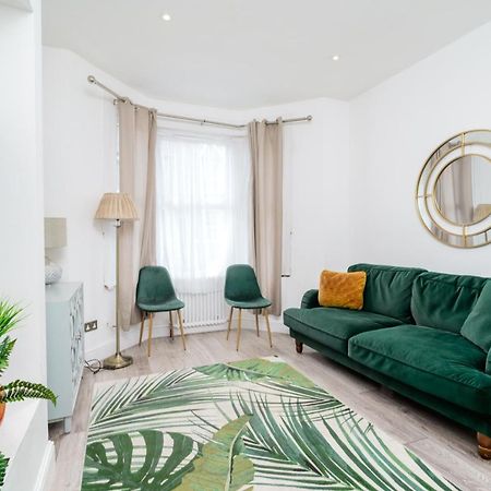 Modern 2 Bed Apartment Close To Westfield Stratford Mall With Garden Лондон Экстерьер фото